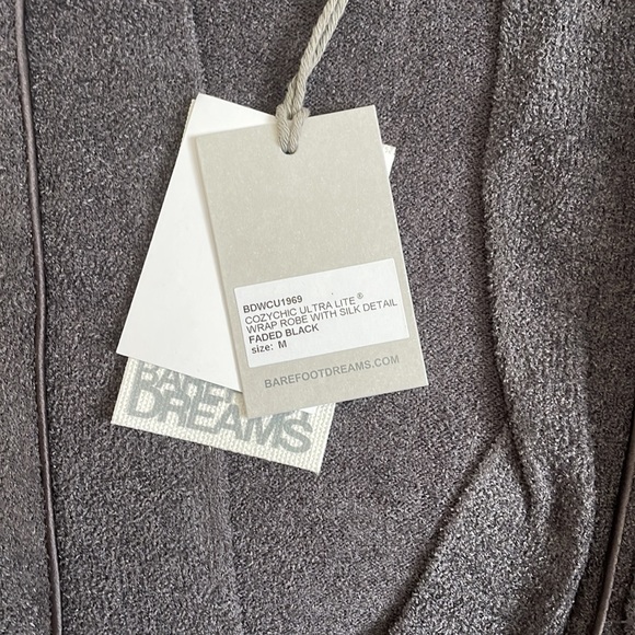 Barefoot dreams 3 piece Cozychic Ultra Lite Wrap Robe with silk detail. - Picture 4 of 8